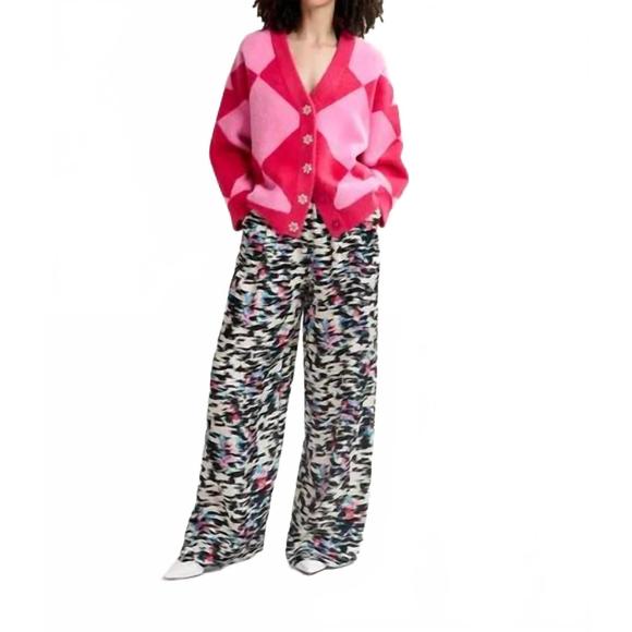 NEW ESSENTIAL ANTWERP how cozy cardigan in framboise - Picture 1 of 4